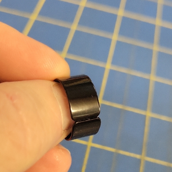 Felt's Fun Finds Jewelry - Black Band Size 7.5 Ring